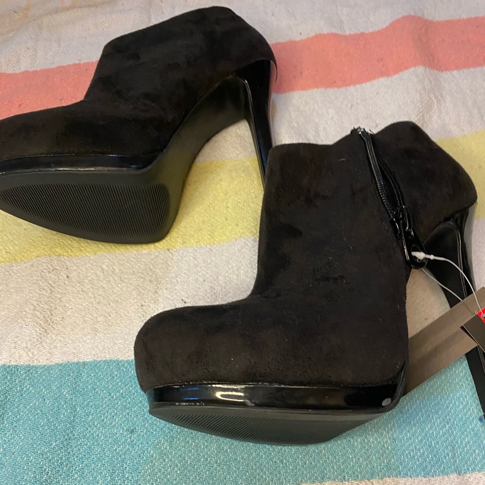 Heels size 8